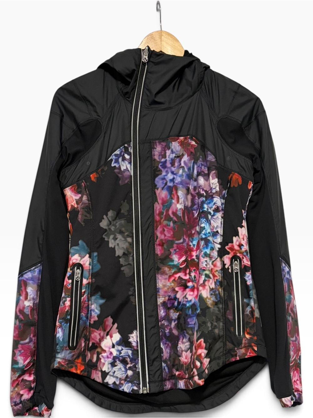 Lululemon Run: Get Up And Glow Jacket
Spring Has Sprung Multi Reversible Size 4